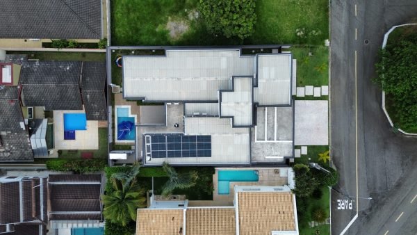 Sistema fotovoltaico de 6,6 kWp em Pindamonhangaba · SP