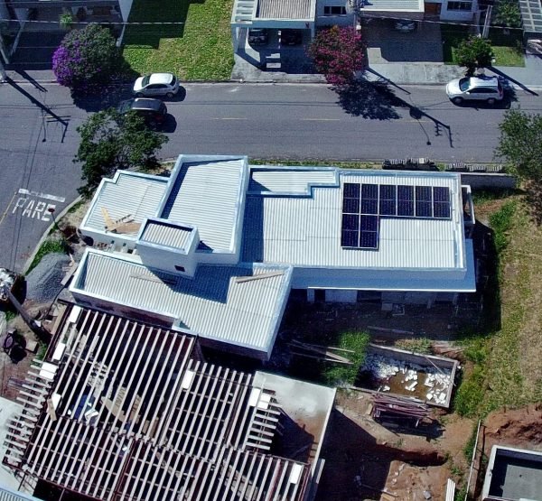 Sistema fotovoltaico de 4,4 kWp em Taubaté · SP