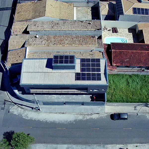 Sistema fotovoltaico de 8,25 kWp em Pindamonhangaba · SP
